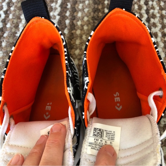 Mens High-Top converse Sneakers - Black and White - Picture 4 of 13